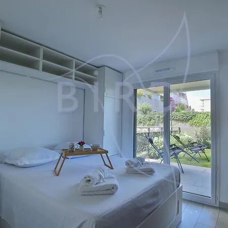 Apartman Waterfront With Private Garden *
