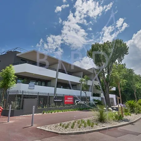 Apartman Waterfront With Private Garden